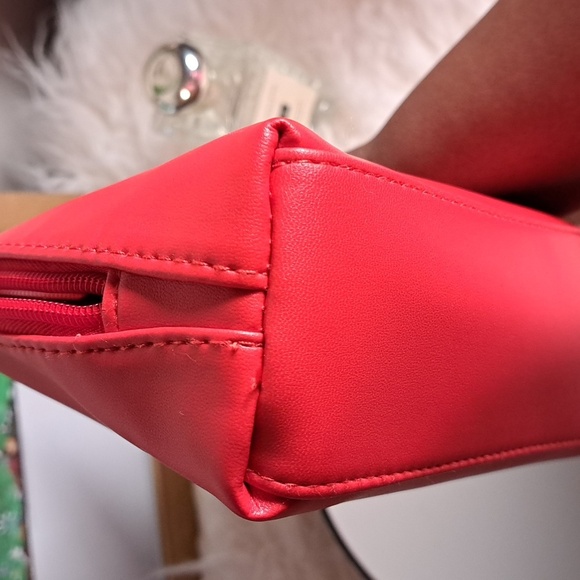 Salvatore Ferragamo for Turkish Airlines Business Class Toiletry Bag - Picture 12 of 12